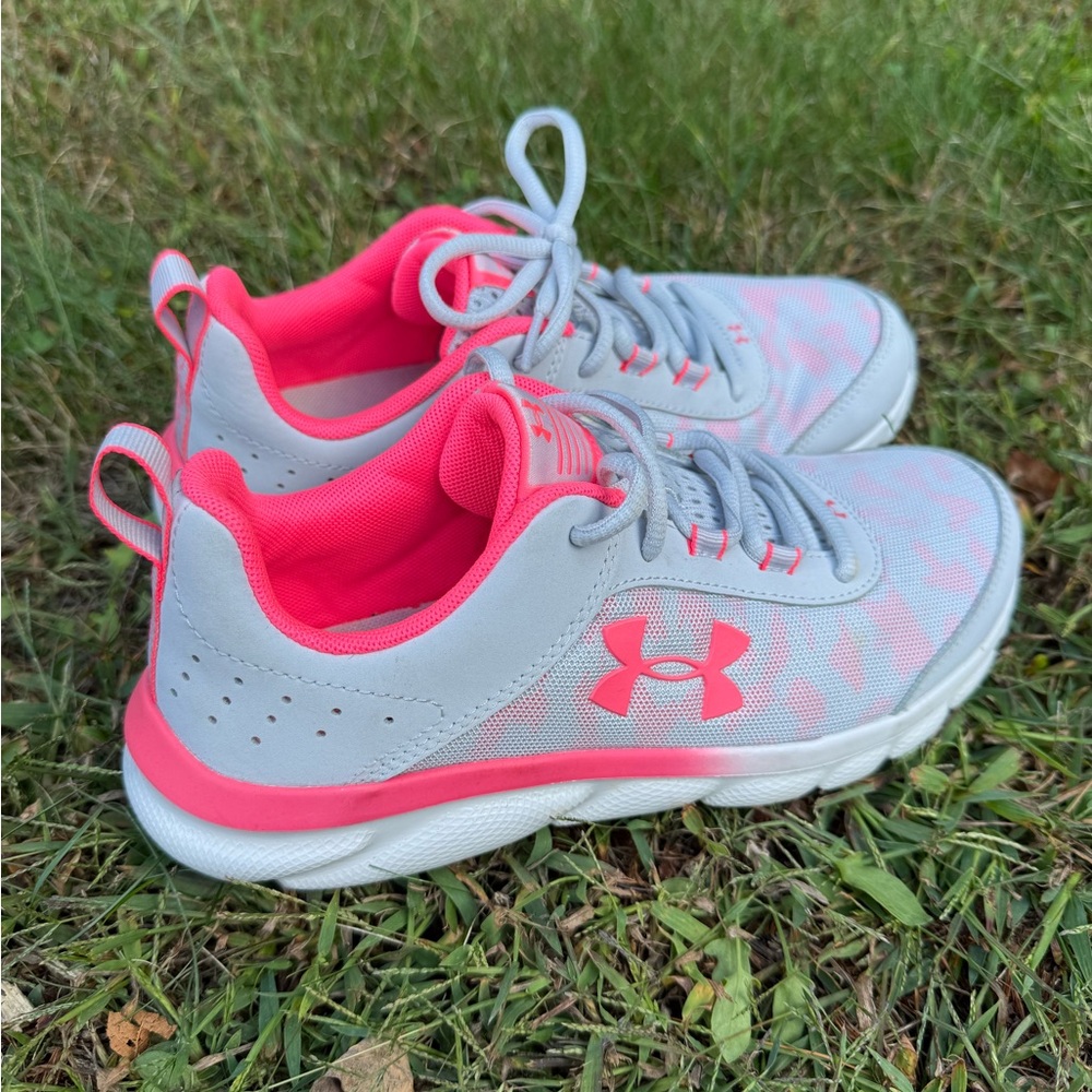 Under Armour Kids' Sneakers in Gray and Pink, 6.5 Y